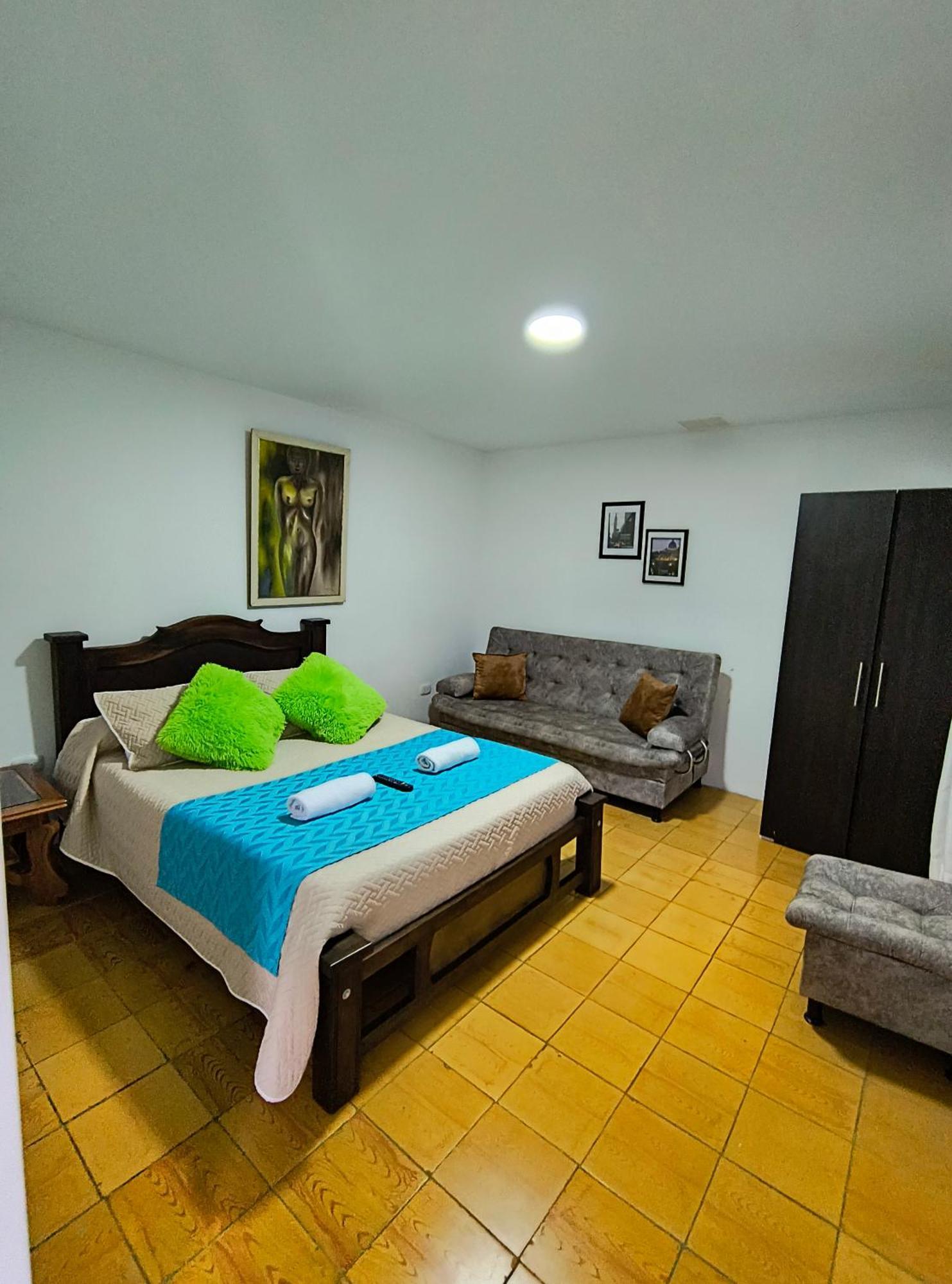 Hostal Villa Del Sol Саленто Екстериор снимка
