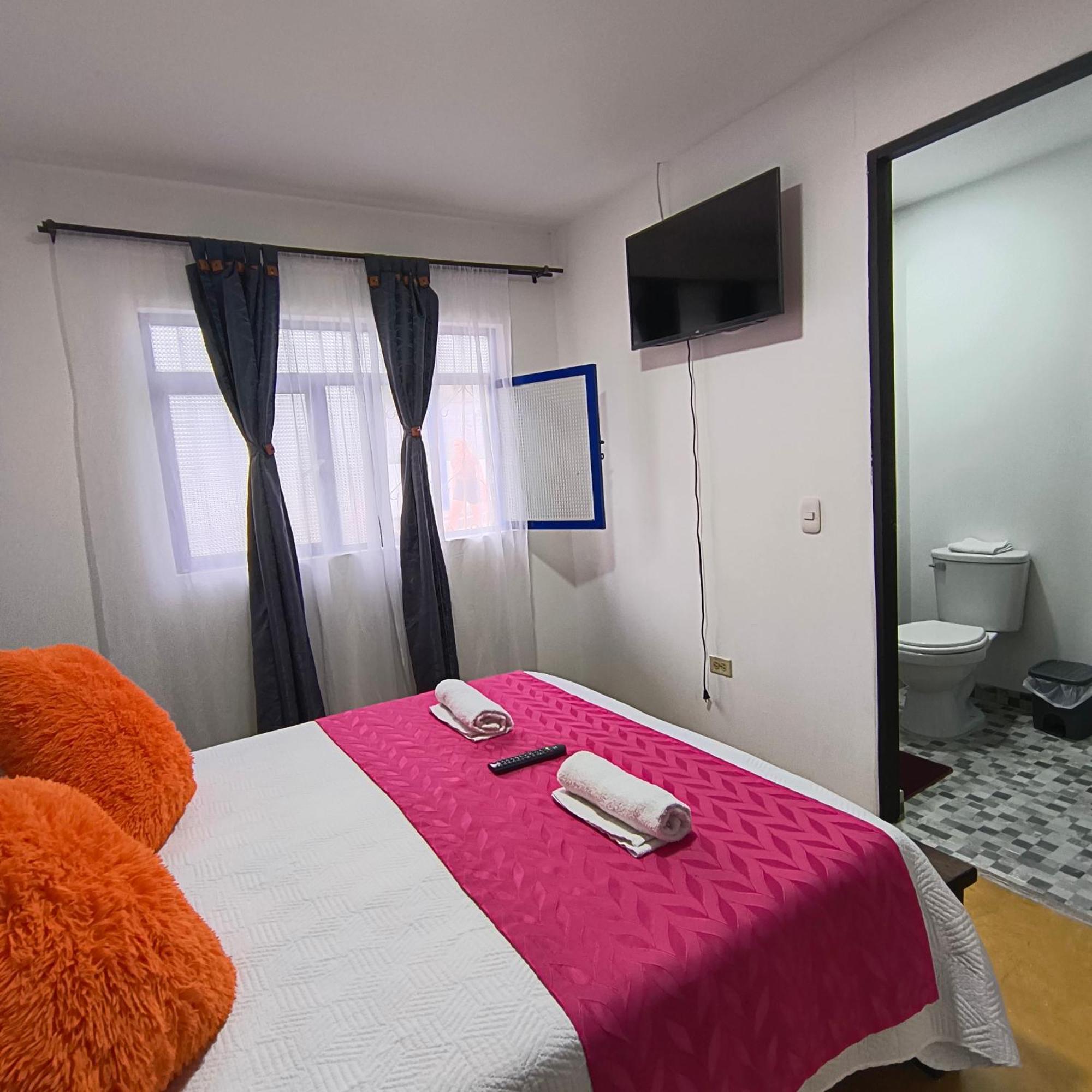 Hostal Villa Del Sol Саленто Екстериор снимка